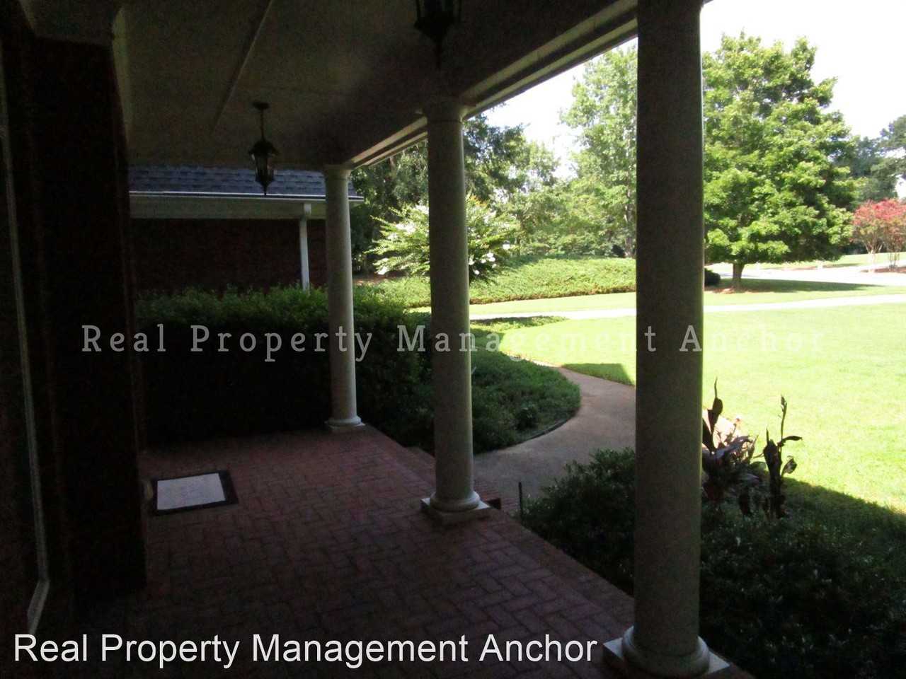 135 Glengarry Chase - Photo 2 of 7