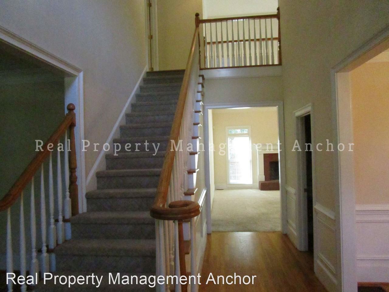 135 Glengarry Chase - Photo 3 of 7