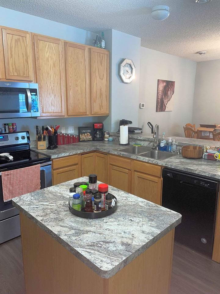 735 Willow Glen Dr - Photo 2 of 10