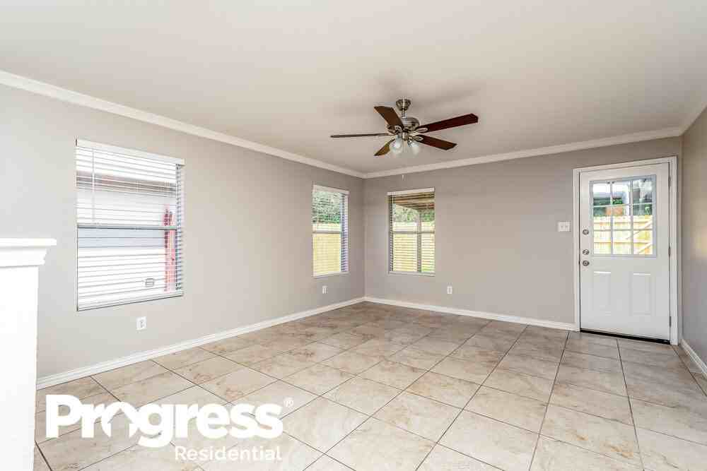 8924 Sun Haven Way - Photo 3 of 16