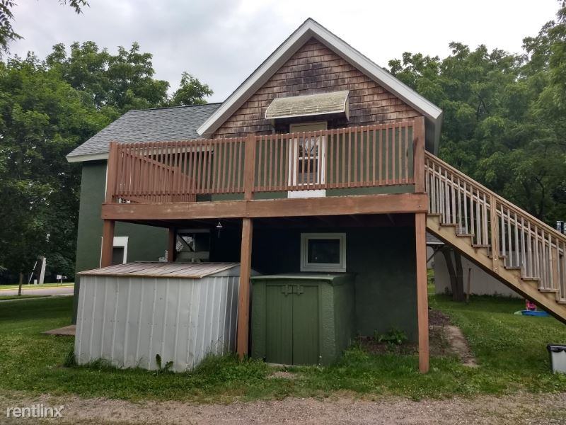 312 1/2 University St - Photo 2 of 14