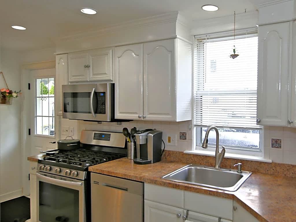 126 6th St - Photo 3 of 10
