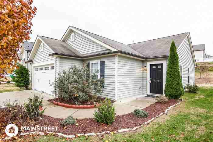 5754 Misty Hill Cir - Photo 2 of 9