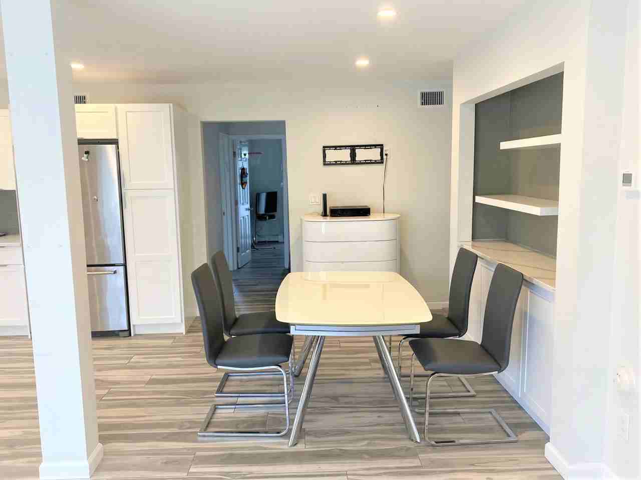 822 Raleigh Ln - Photo 3 of 13