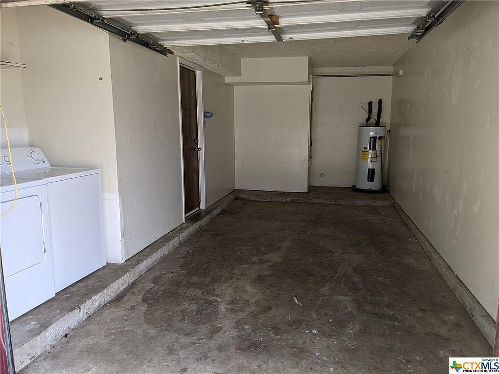 300 Craddock Ave - Photo 3 of 3