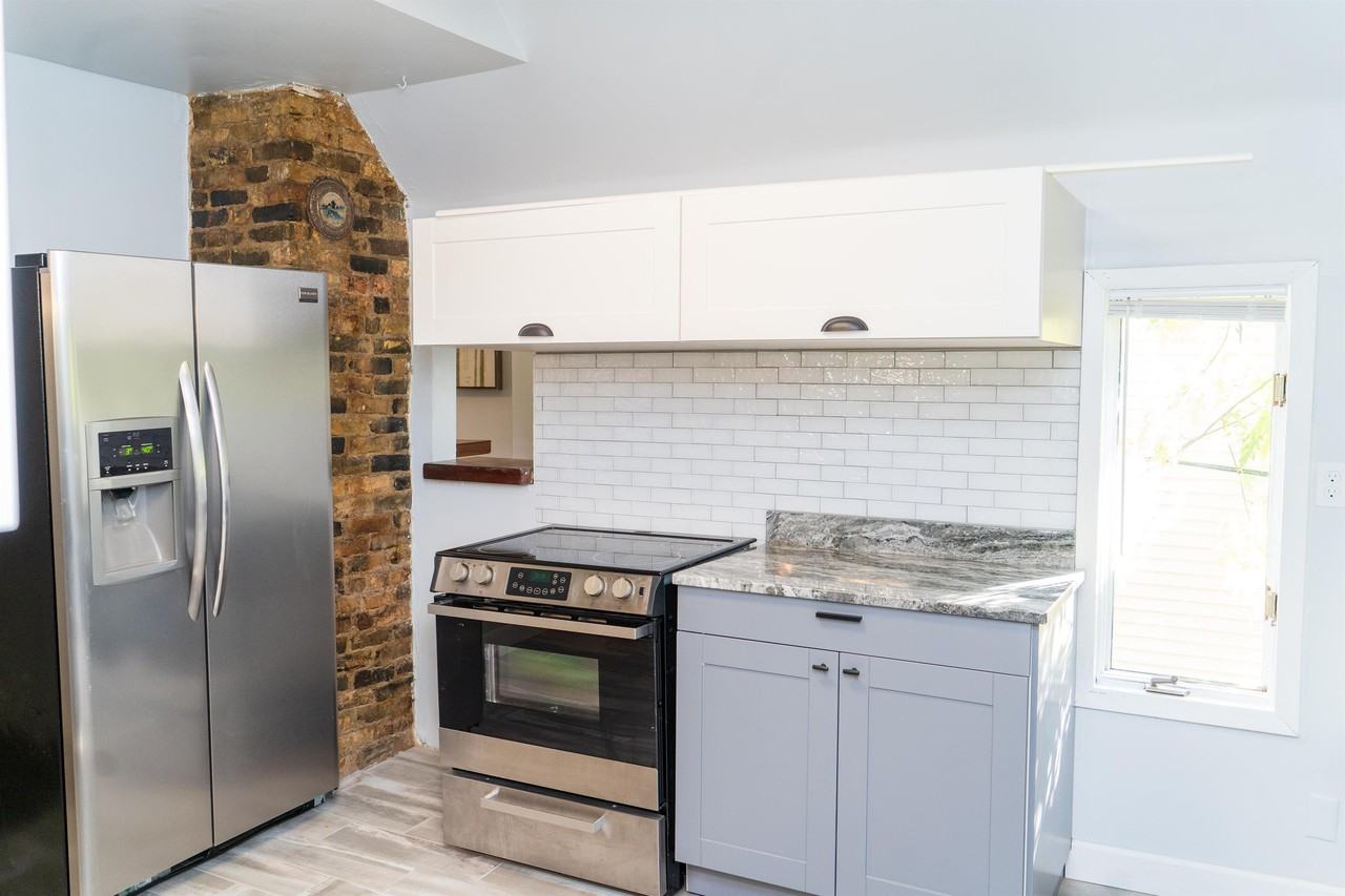 2736 Emerson Ave S #3 - Photo 6 of 15