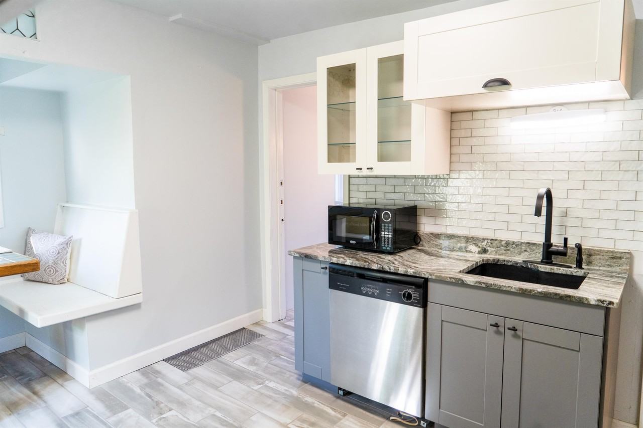 2736 Emerson Ave S #3 - Photo 7 of 15