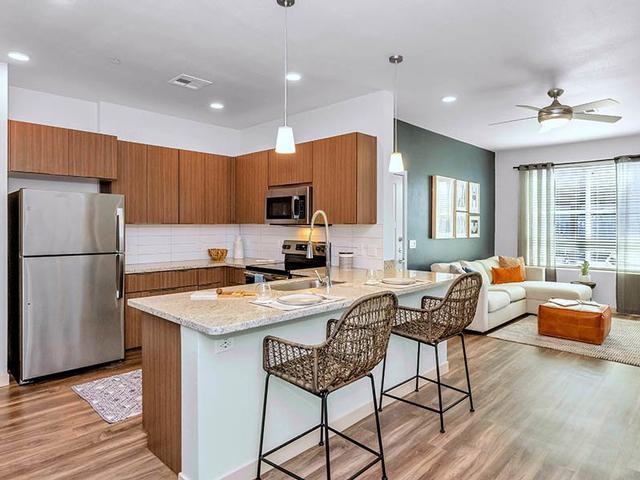 5151 N 95th Ave - Photo 2 of 26