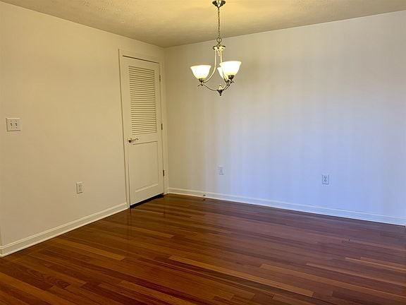 9 Crosswoods Path Blvd #B3 - Photo 2 of 5