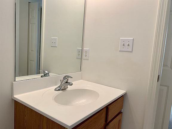 9 Crosswoods Path Blvd #B3 - Photo 3 of 5