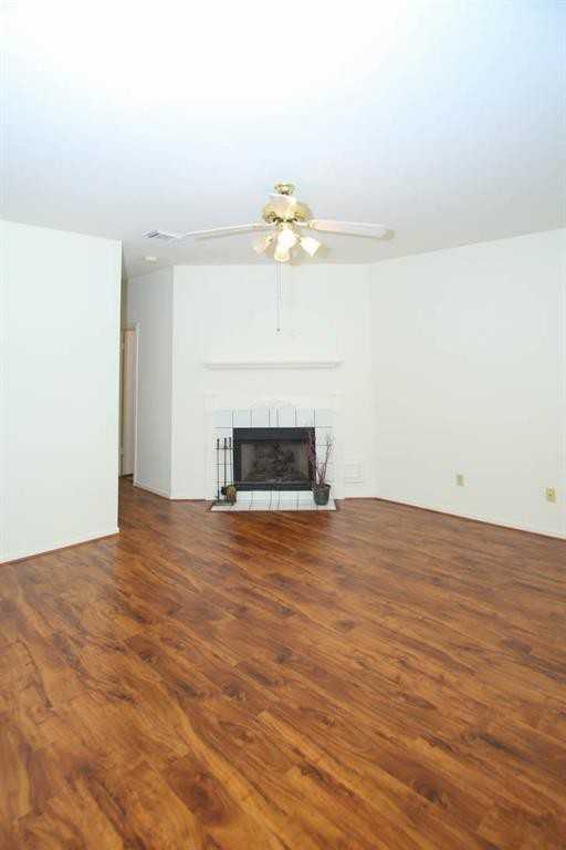 2910 2910 Grants Lake Boulevard 606 - Photo 2 of 17