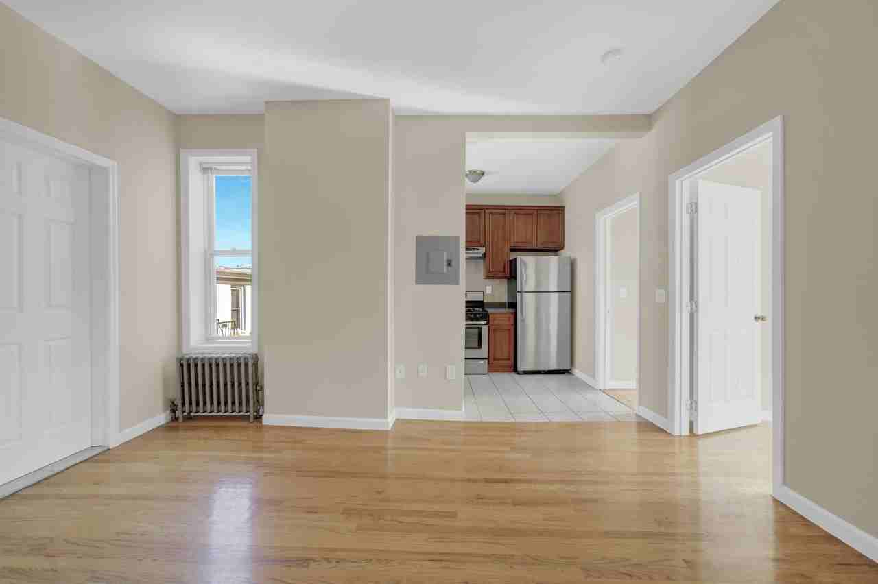 152 New York AveApartment 9 #09 - Photo 2 of 10
