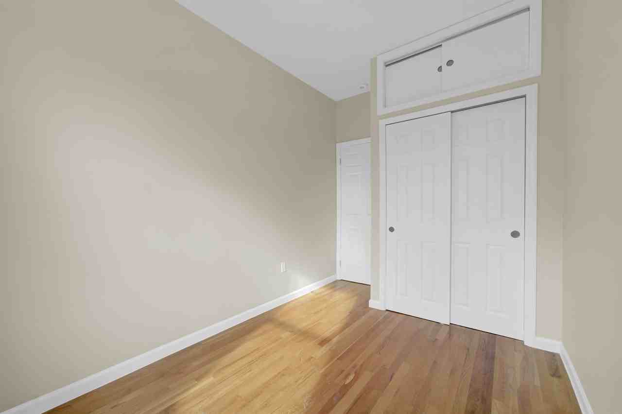152 New York AveApartment 9 #09 - Photo 6 of 10