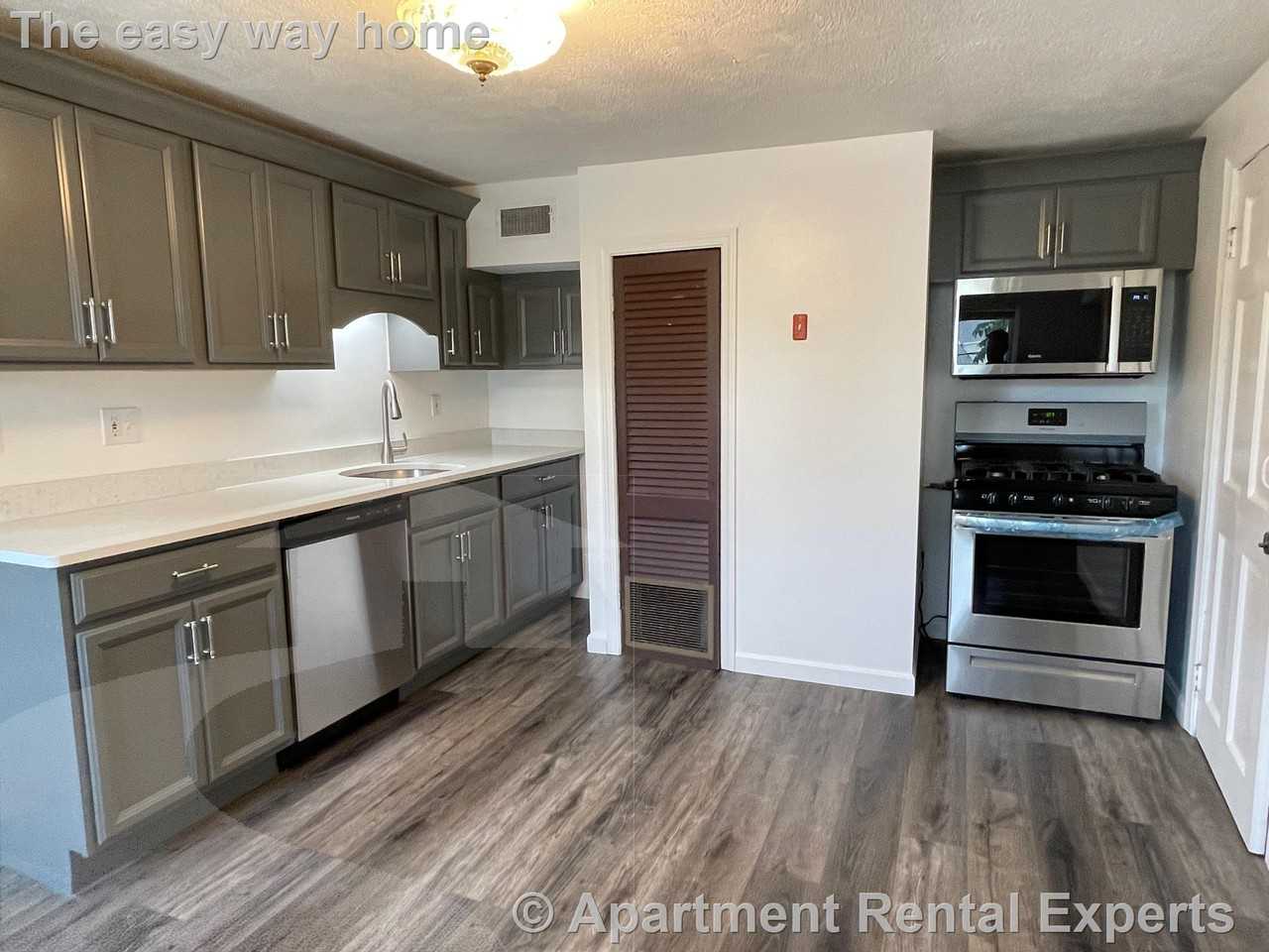 72 School St #2 - Photo 2 of 35