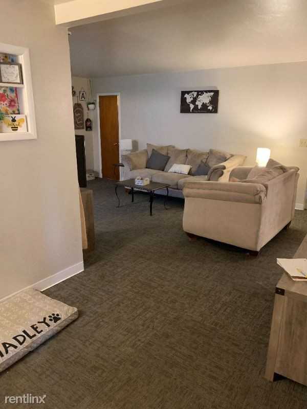 512 Nickellane Ave - Photo 2 of 9