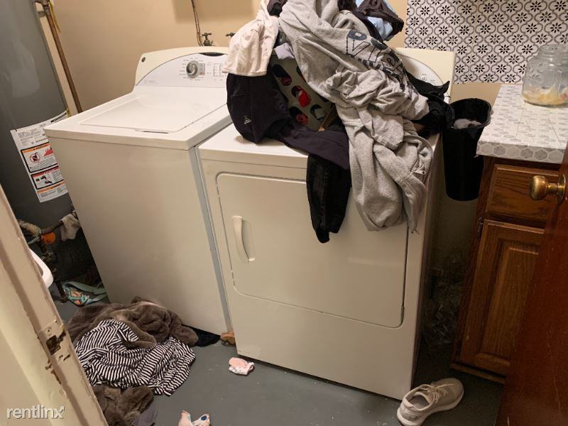 512 Nickellane Ave - Photo 3 of 9