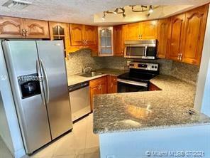 8225 Lake Dr - Photo 3 of 5