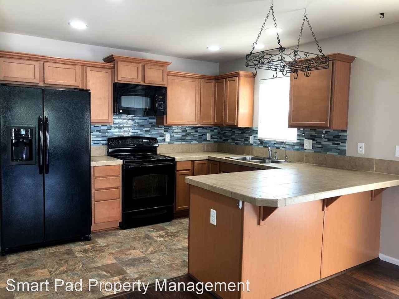 8707 Oslo Ln Ne - Photo 3 of 19