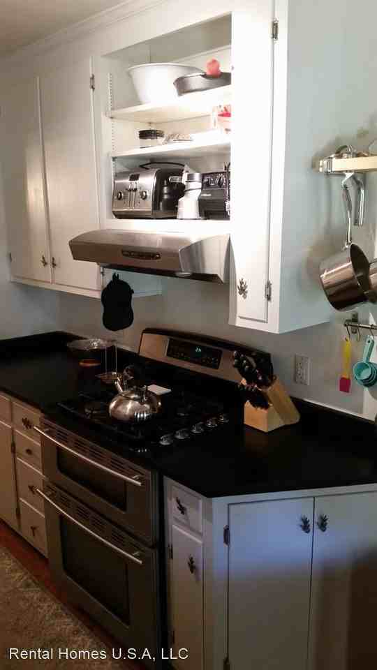 4 White Oak Dr - Photo 2 of 27