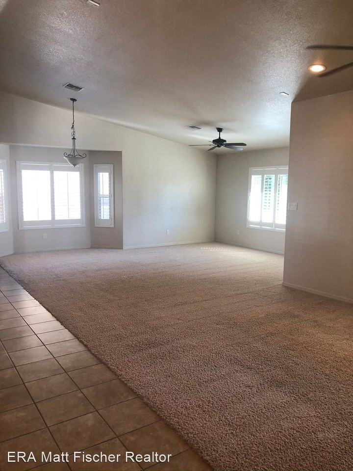 2734 S Nightfall Dr - Photo 3 of 18