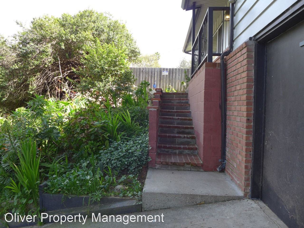 452 Paradise Rd - Photo 3 of 47