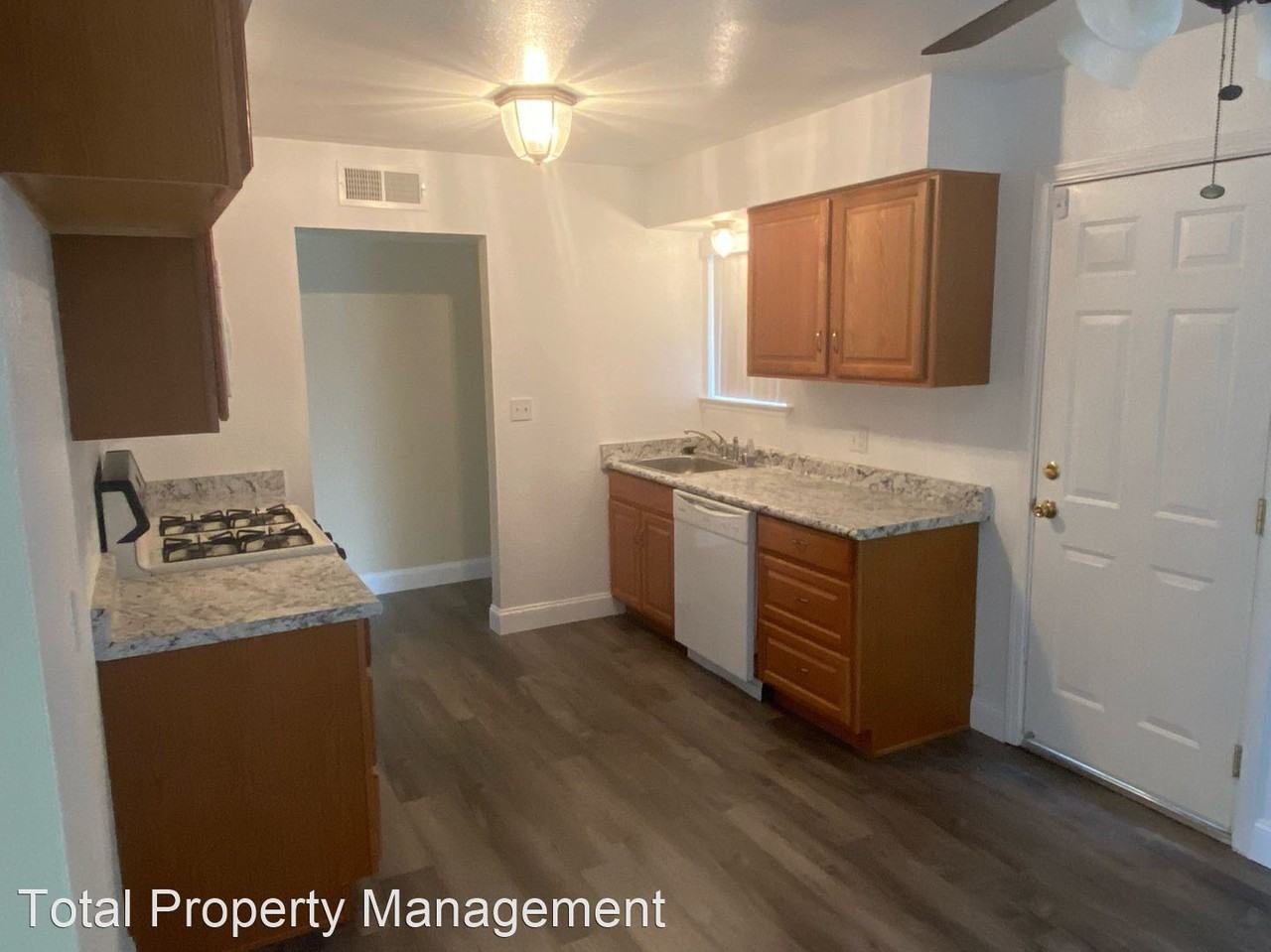 536 Nelson St - Photo 3 of 16