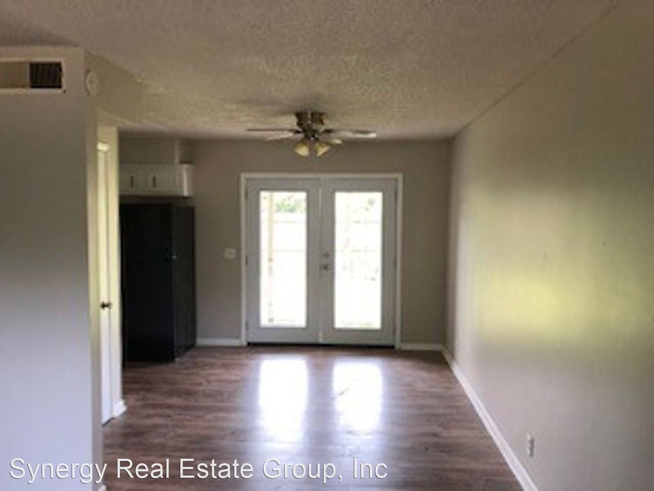 743 Mcpherson Dr - Photo 2 of 6