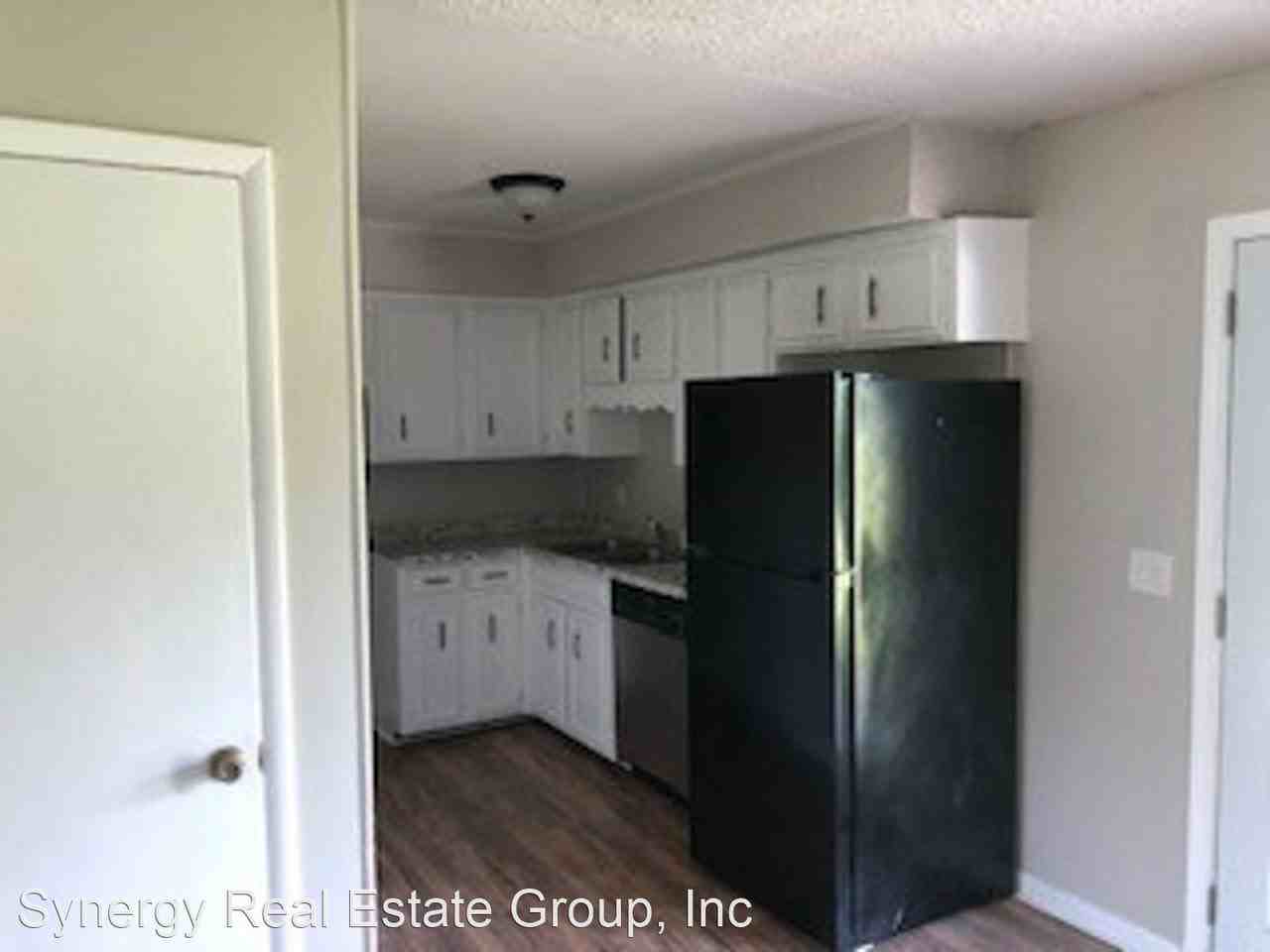 743 Mcpherson Dr - Photo 3 of 6