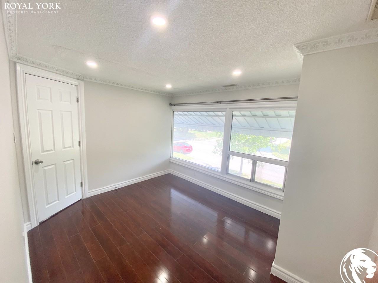84 Squires Ave #3 - Photo 3 of 15