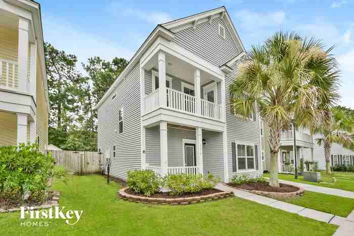 7496 Northgate Dr - Photo 2 of 15