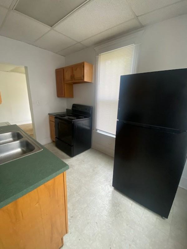 900 Highland Ave - Photo 3 of 9