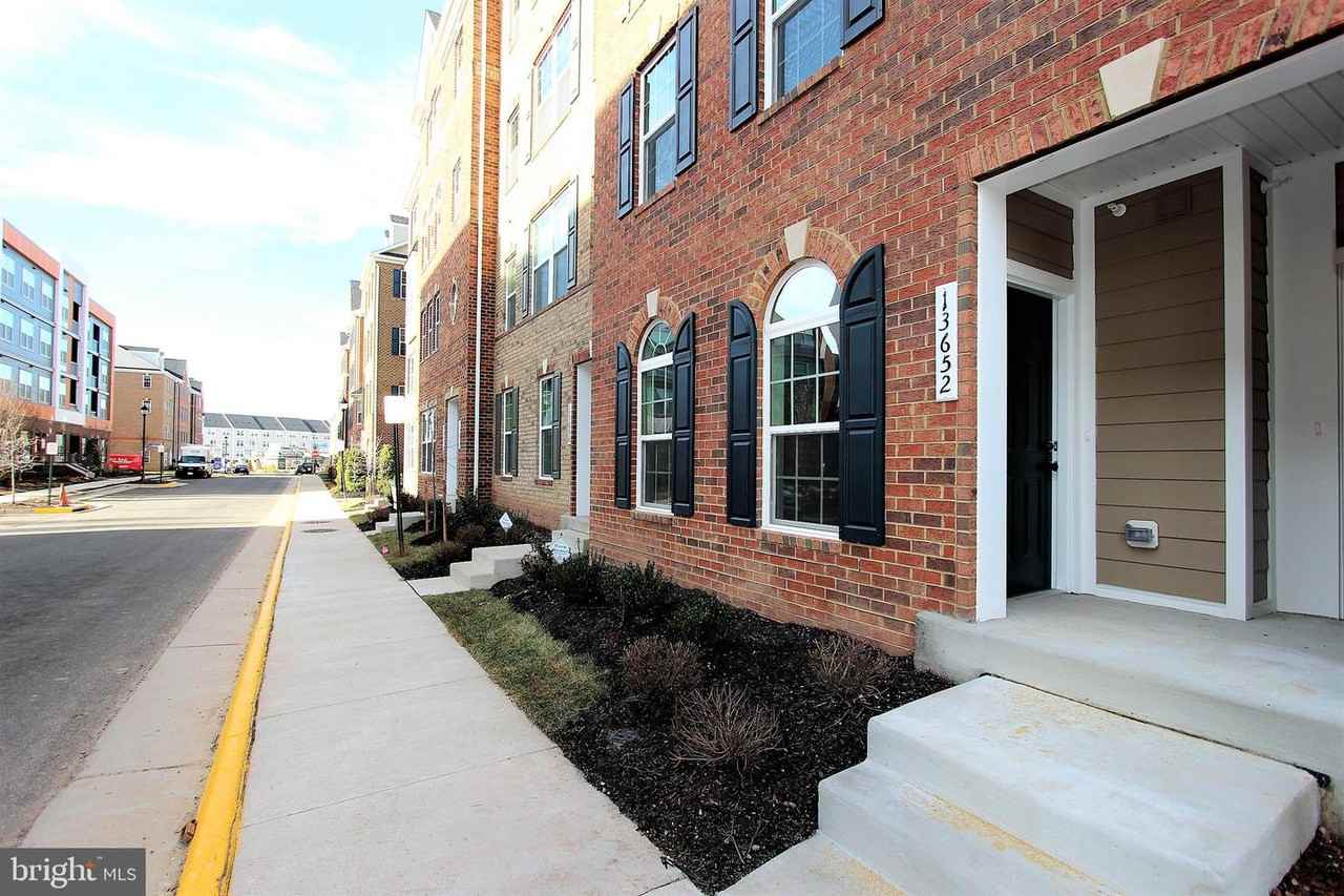 13652 Endeavour Dr Unit 20g - Photo 2 of 33