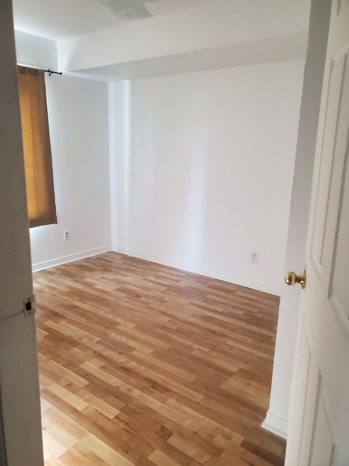 400 Bloor Street East - Photo 3 of 3