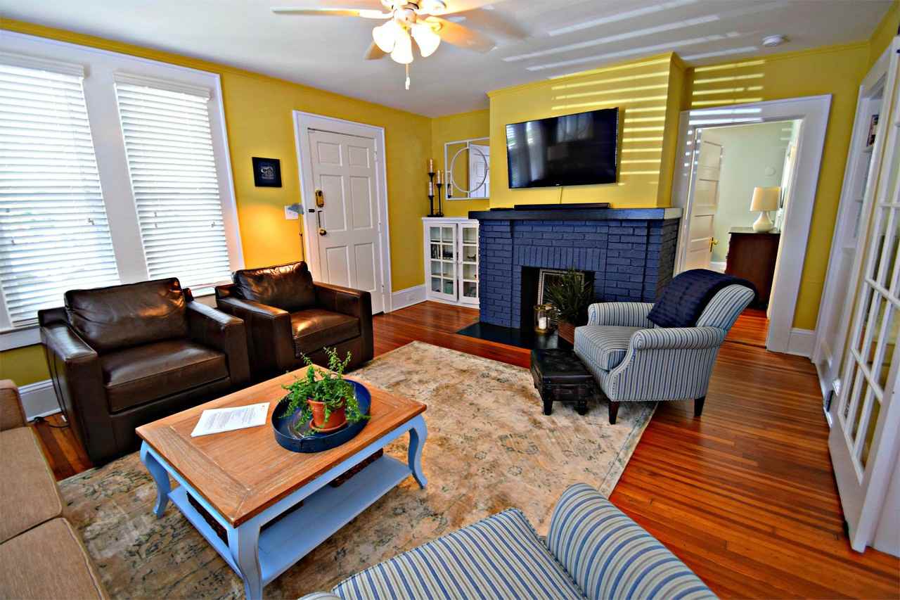 1621 Kenilworth Ave #1 - Photo 7 of 18