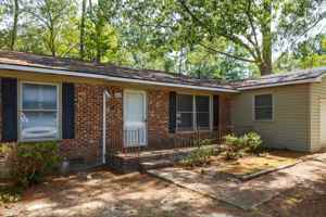 featured image of 742 Buena Vista Dr #1