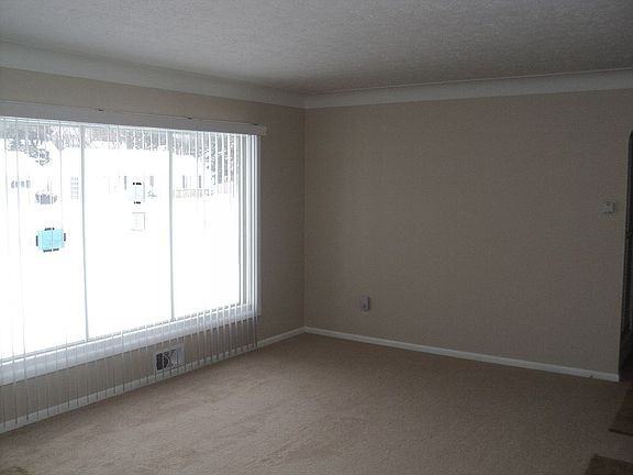 5826 Amrap Drive - Photo 6 of 8
