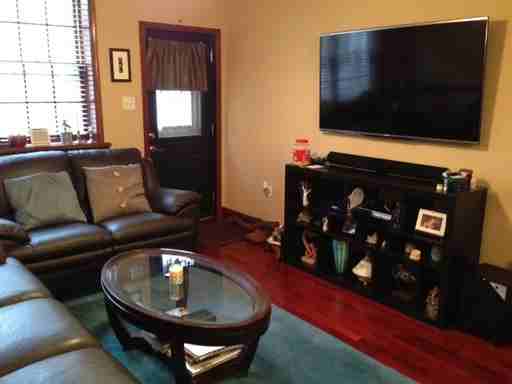 740 S Darien St - Photo 2 of 23