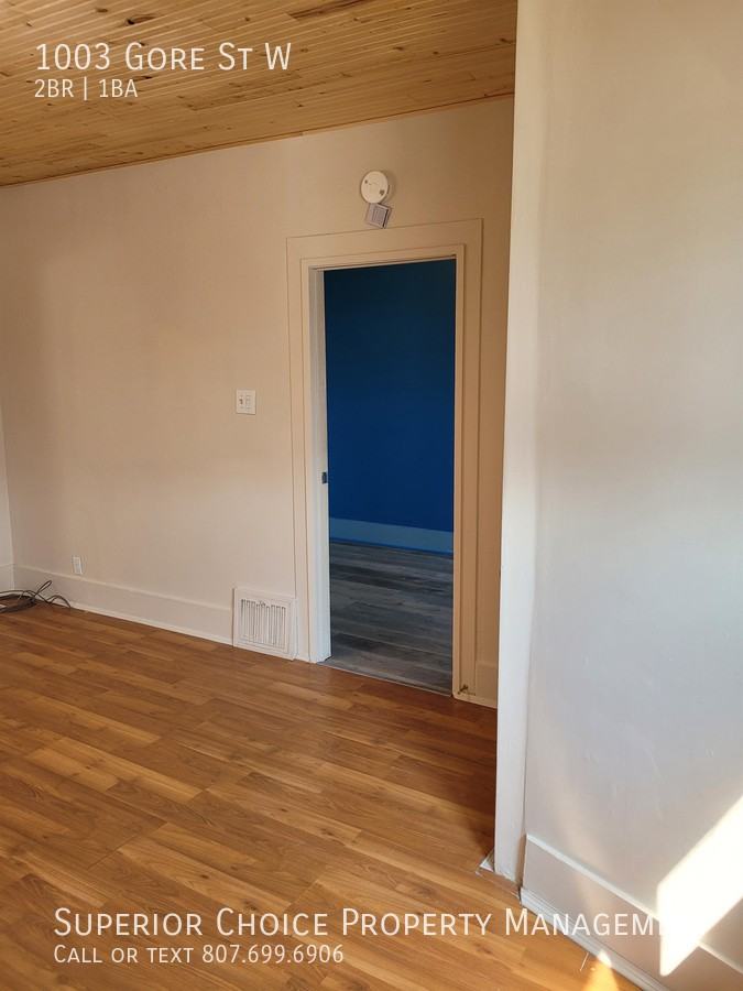 1003 Gore St W - Photo 3 of 28