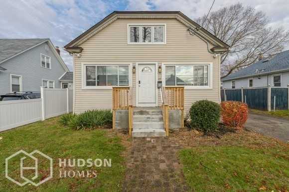 17 John St - Photo 2 of 18