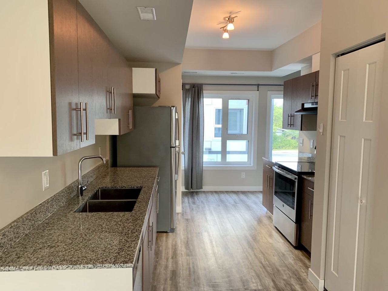 109 University Crescent #20 - Photo 2 of 7