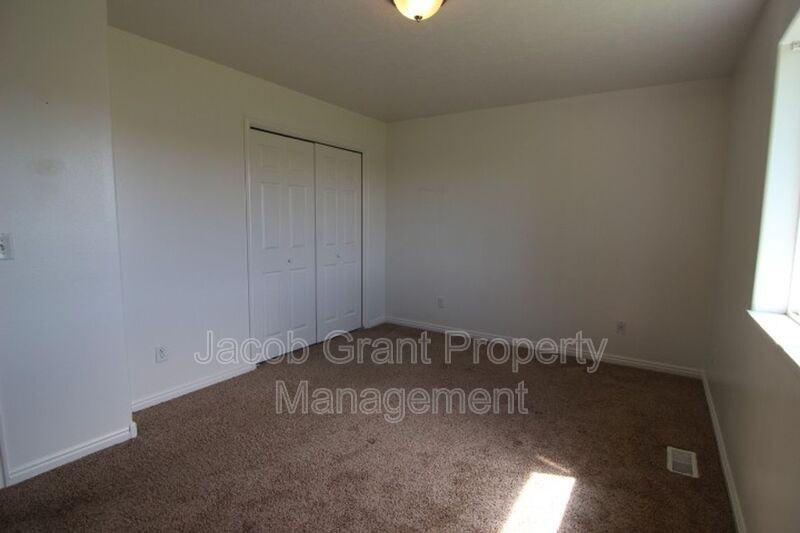 1632 Wildwood Ln - Photo 6 of 9
