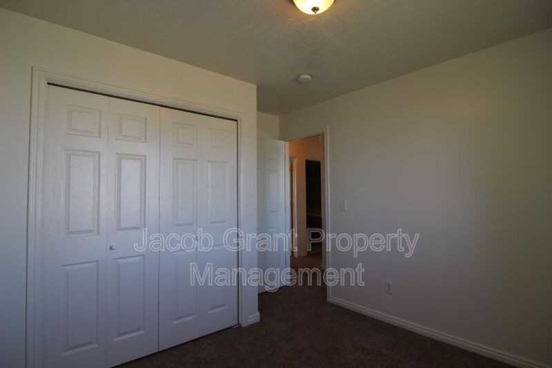1632 Wildwood Ln - Photo 7 of 9
