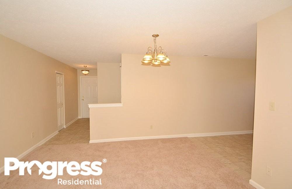 2033 Sotheby Ln - Photo 3 of 21