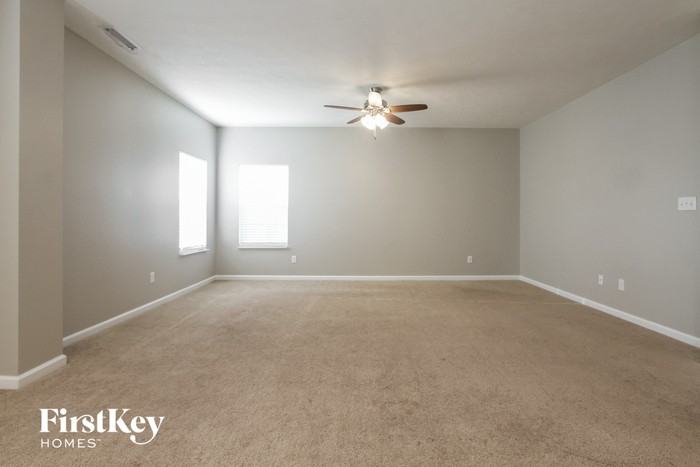 488 Mozart Dr - Photo 2 of 15