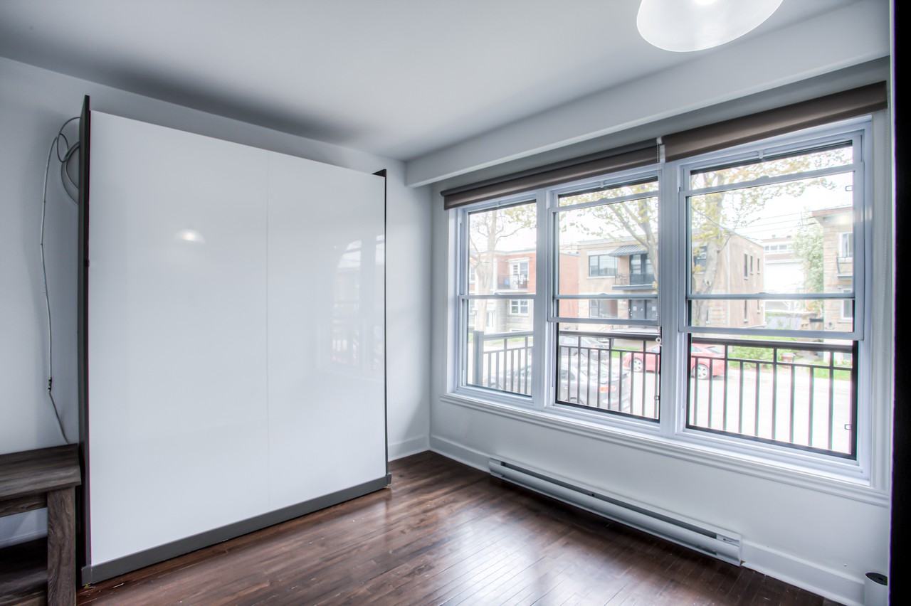 3250 Rue Monsabré - Photo 3 of 17