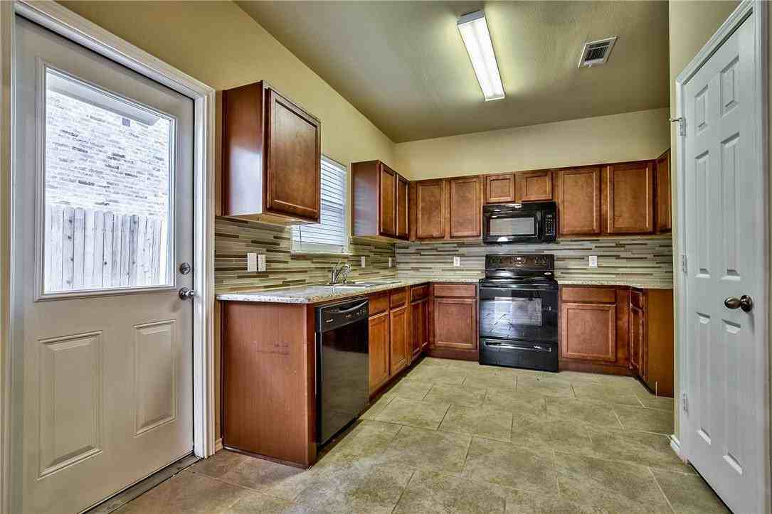 704 East College Avenue #1 - Photo 3 of 21