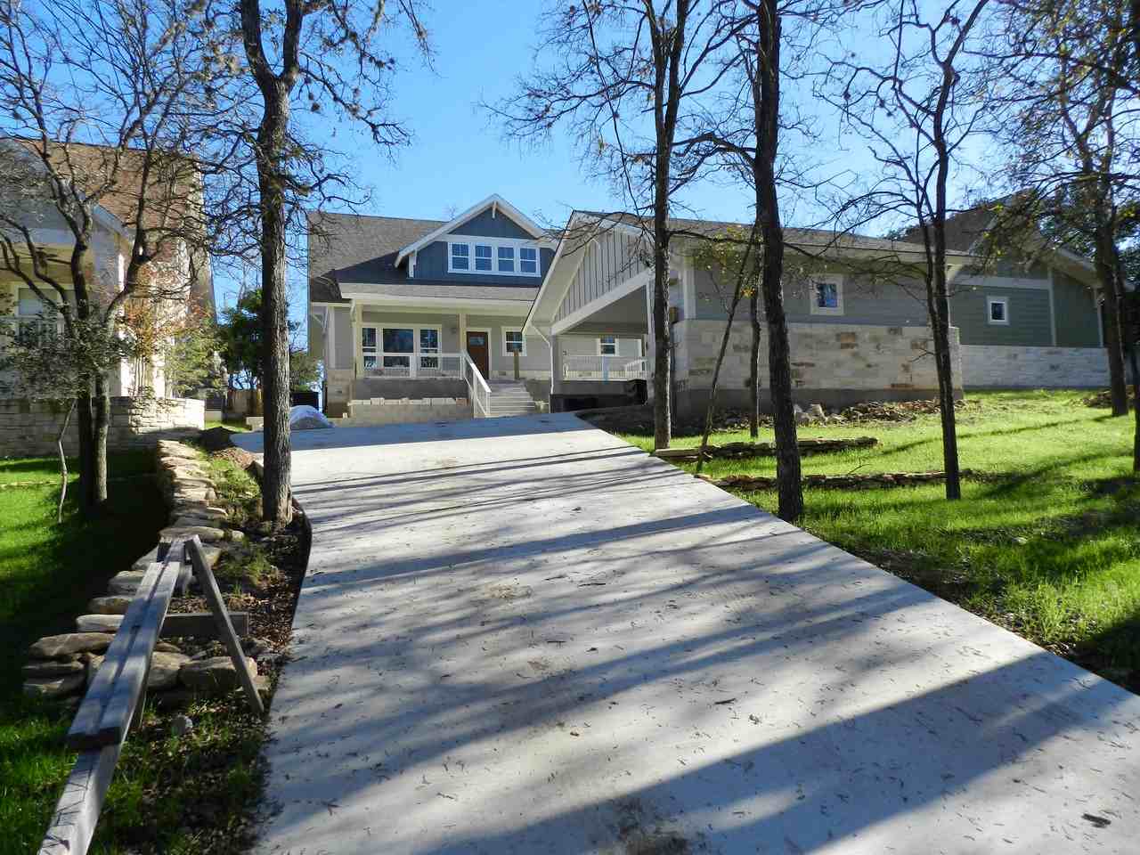 207 Yale St - Photo 2 of 15