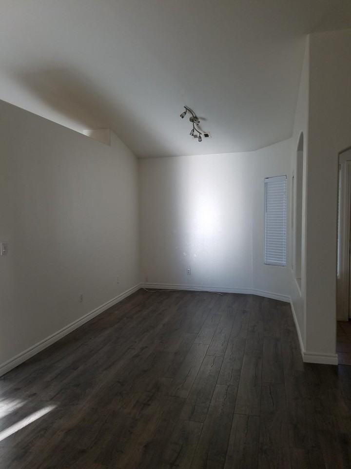 3415 Overo Court - Photo 5 of 32