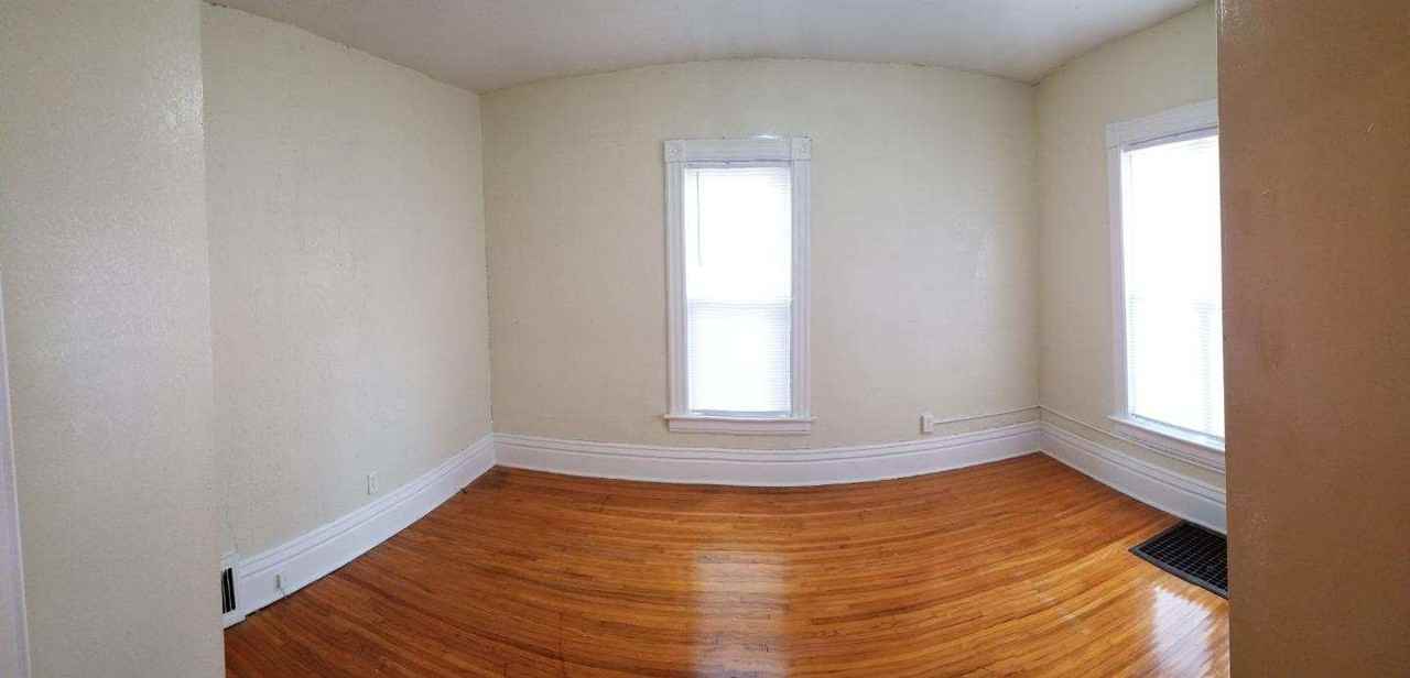 917 Wellington St #917 - Photo 5 of 6