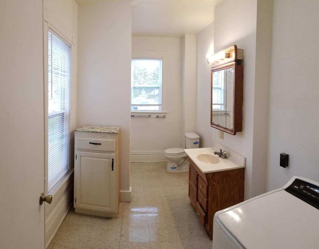 917 Wellington St #917 - Photo 6 of 6